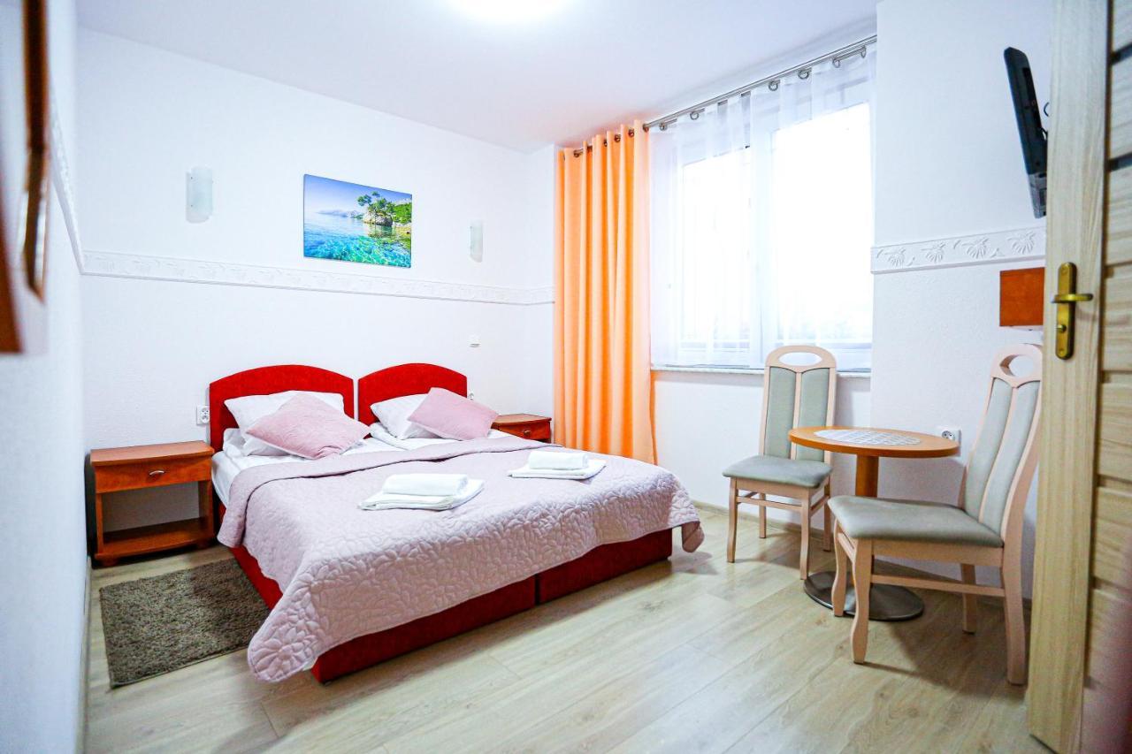 Villa Roza Pokoje & Apartamenty Łeba Extérieur photo